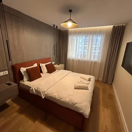 B-holiday Luxury Urban Plaza Apartment Brasov