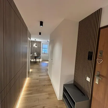 B-holiday Luxury Urban Plaza Apartment *