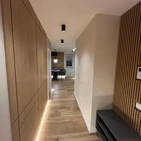 B-holiday Luxury Urban Plaza Apartment *