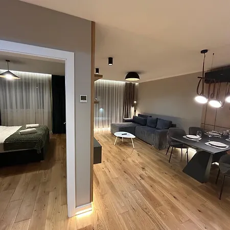 B-holiday Luxury Urban Plaza Apartment *