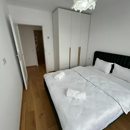 B-holiday Luxury Urban Plaza Apartment Brasov