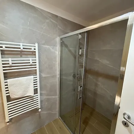 B-holiday Luxury Urban Plaza Apartment *