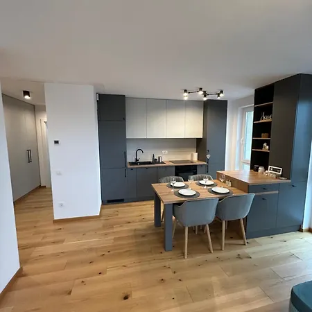 B-holiday Luxury Urban Plaza Apartment Brasov