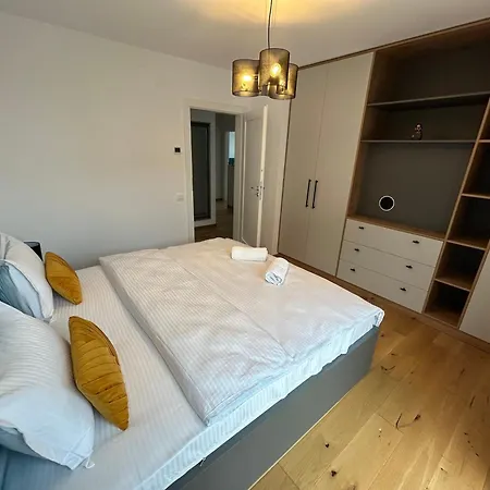 Apartment B-holiday Luxury Urban Plaza Brasov